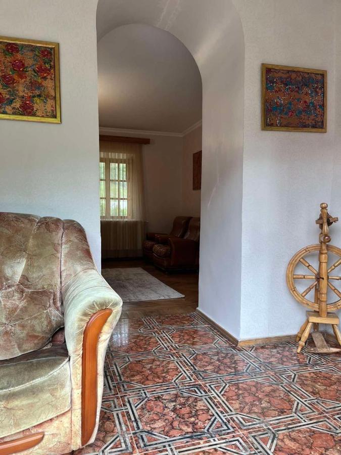 Story Guesthouse Kasbegi Buitenkant foto